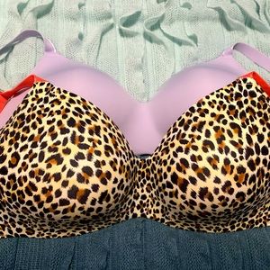 Pair of Knix wing woman bras Size 6++